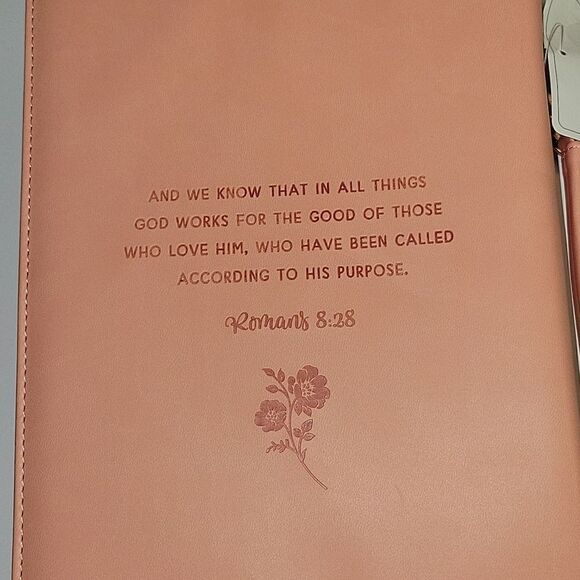 He Works All Things for Good Faux Leather Bible Cover  Protector Romans 8:28 - Picture 8 of 8